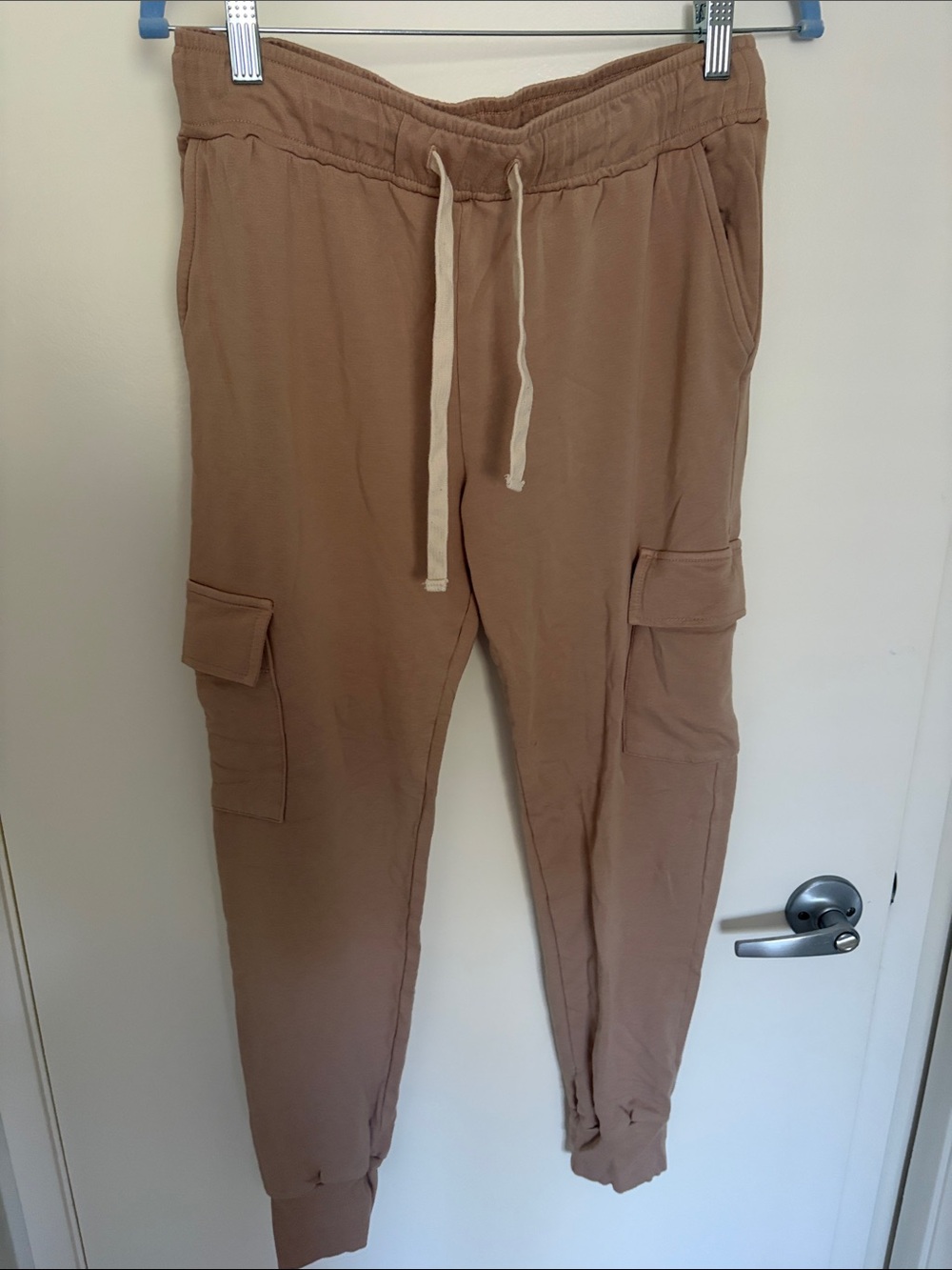 Monrow women’s Cargo Jogger Pants - Tan S